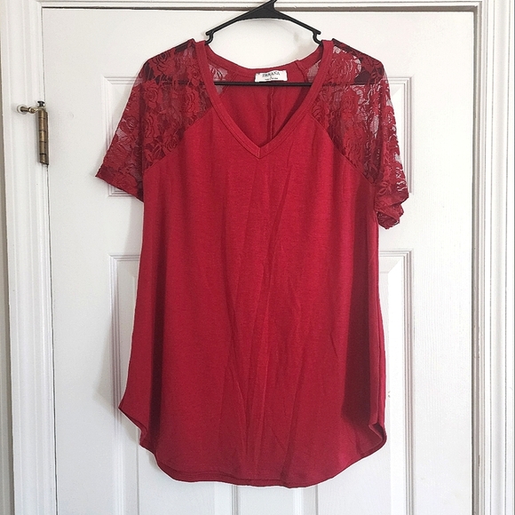 NWOT Zenana Lace Sleeves V-Neck- Red - Picture 1 of 4